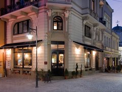Les Bourgeois - Bar, cafenea, terasa